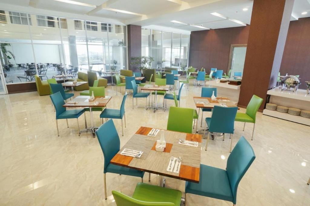 My Tower Hotel סוראבאיה מראה חיצוני תמונה